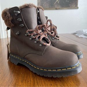 Dr. Martens Women's 1460 Serena Collar Faux Fur Lined Lace Up Combat Boots  Sz 8